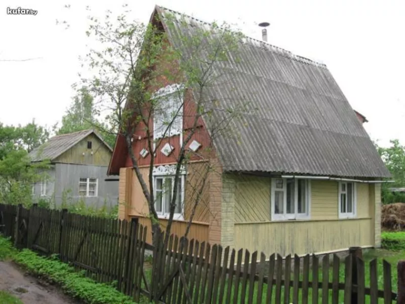 Дом-дача с мансардой и балкончиком